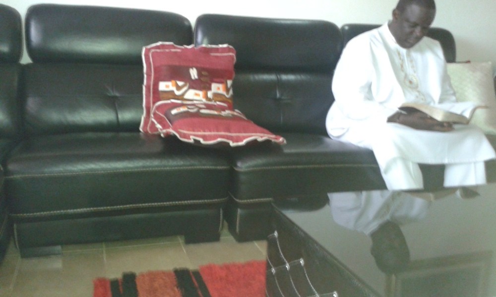 Kivumbi Eanest Benjamin wih Prophet Felix Omondi at Ps Imleda Numutebi Liberty Worship Centre (16)