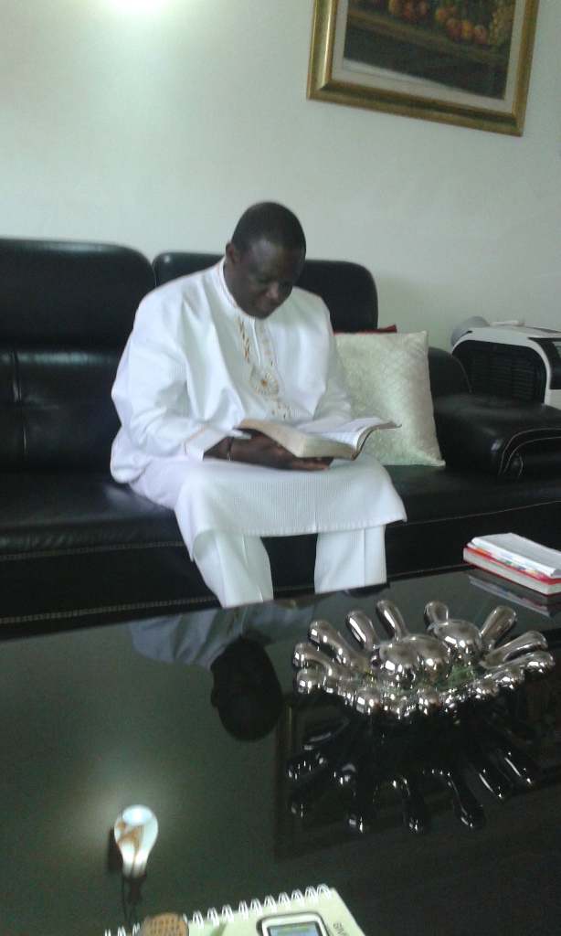 Kivumbi Eanest Benjamin wih Prophet Felix Omondi at Ps Imleda Numutebi Liberty Worship Centre (3)