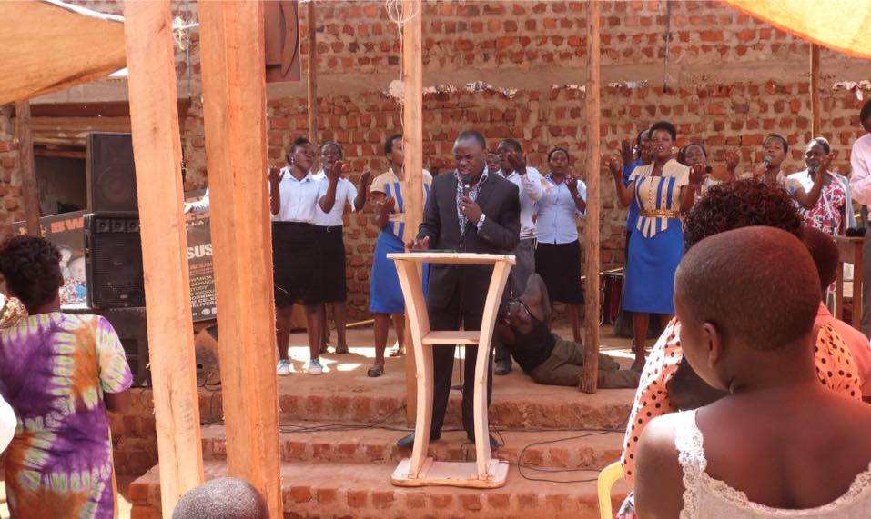 Redeemed Church Worship team perfom alongside Ps Bweyinda